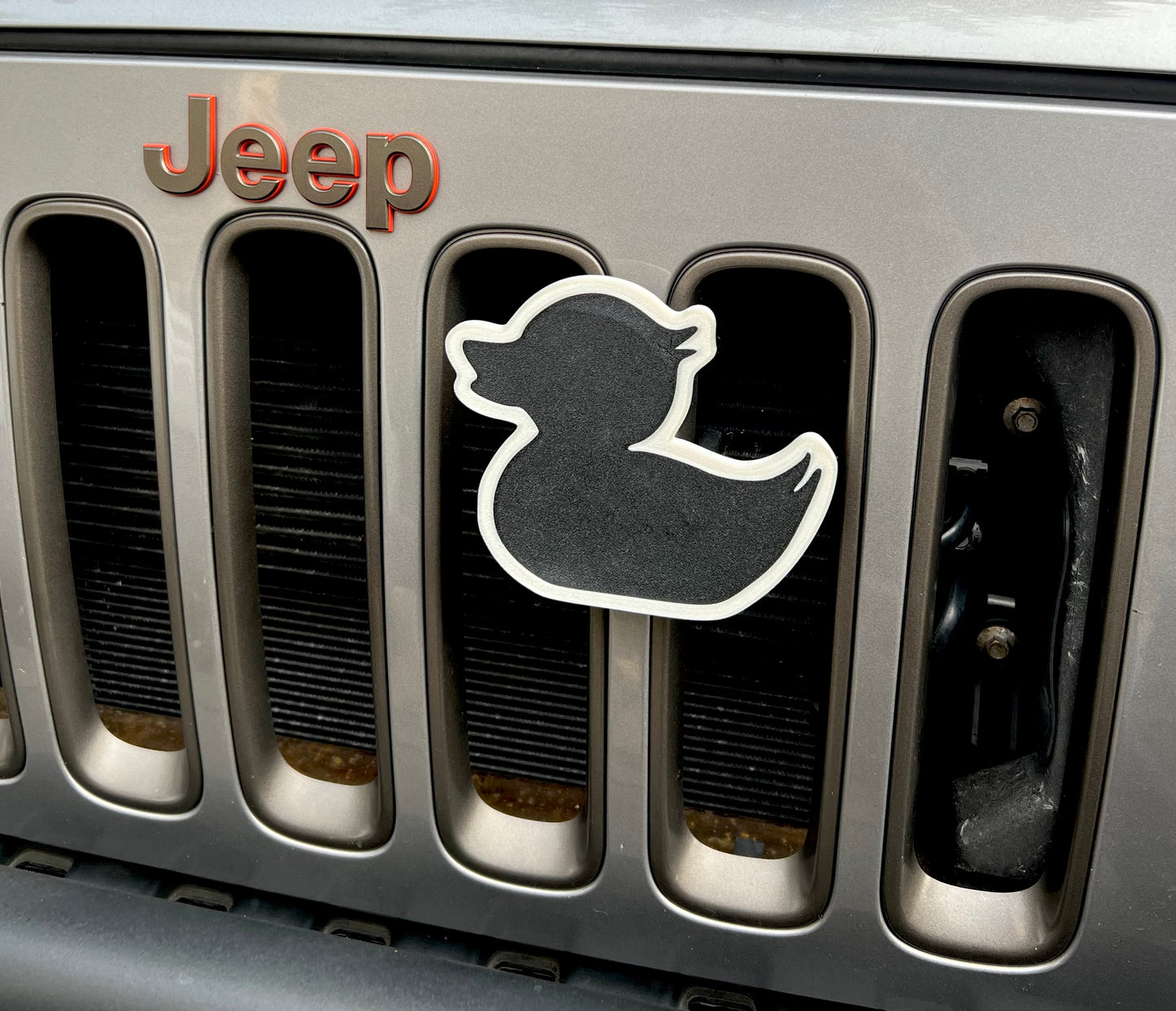 Grille Emblem + Grille Clamp for Jeep