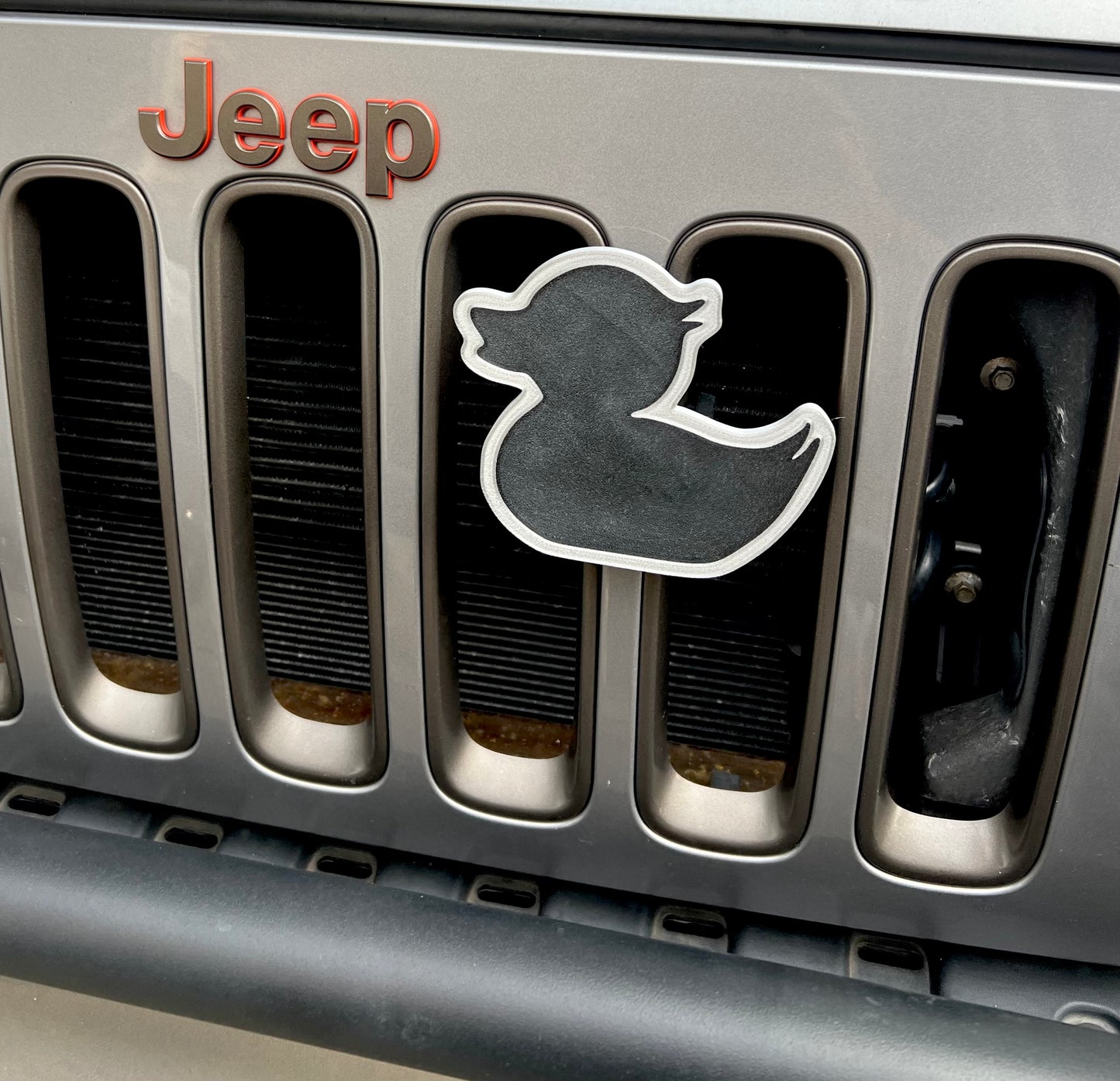 Grille Emblem + Grille Clamp for Jeep