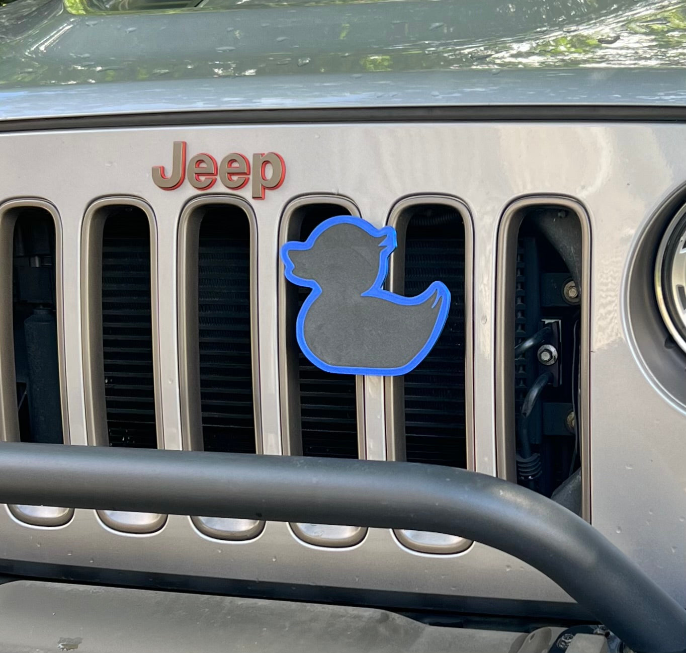 Grille Emblem + Grille Clamp for Jeep
