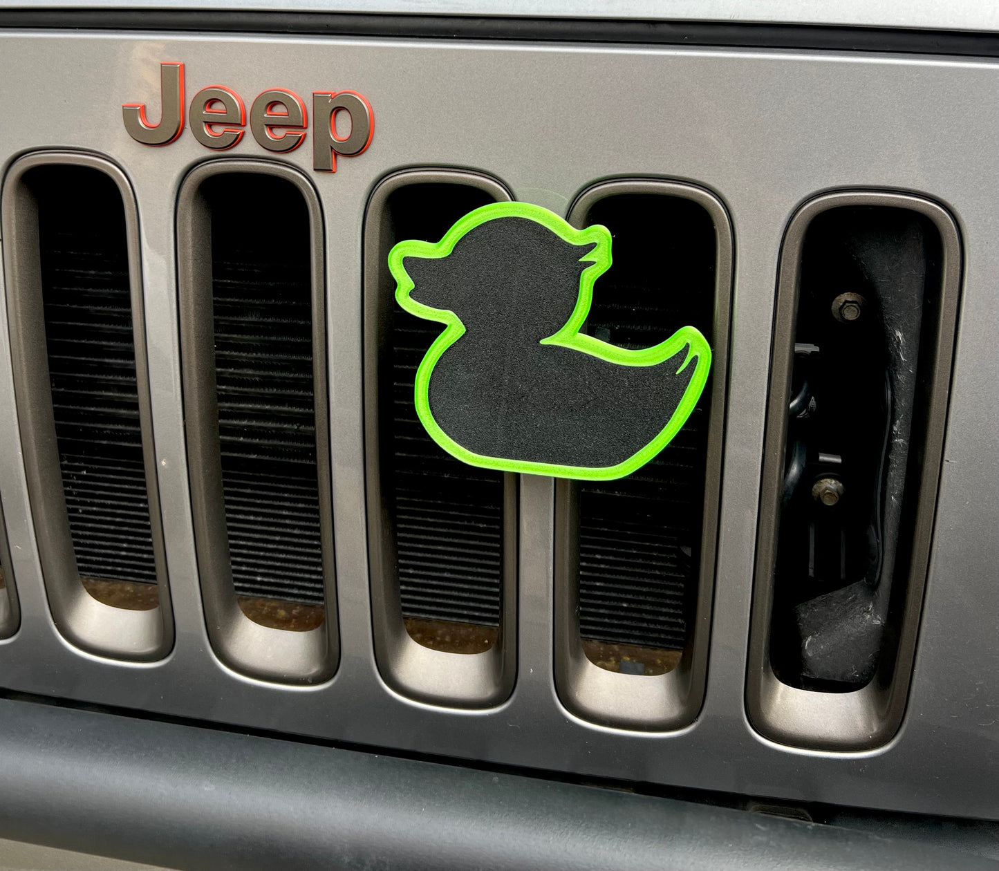 Grille Emblem + Grille Clamp for Jeep