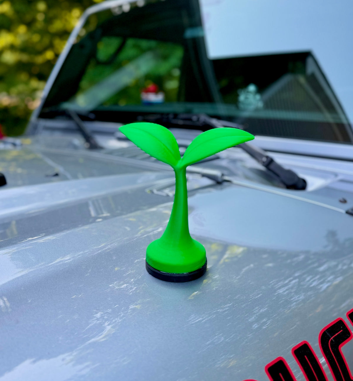 Sprout - Magnetic Vehicle Accessory