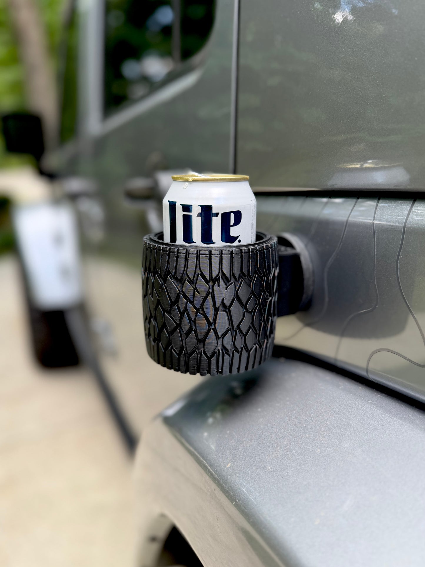 Tire Roost™ Magnetic Drink Dock