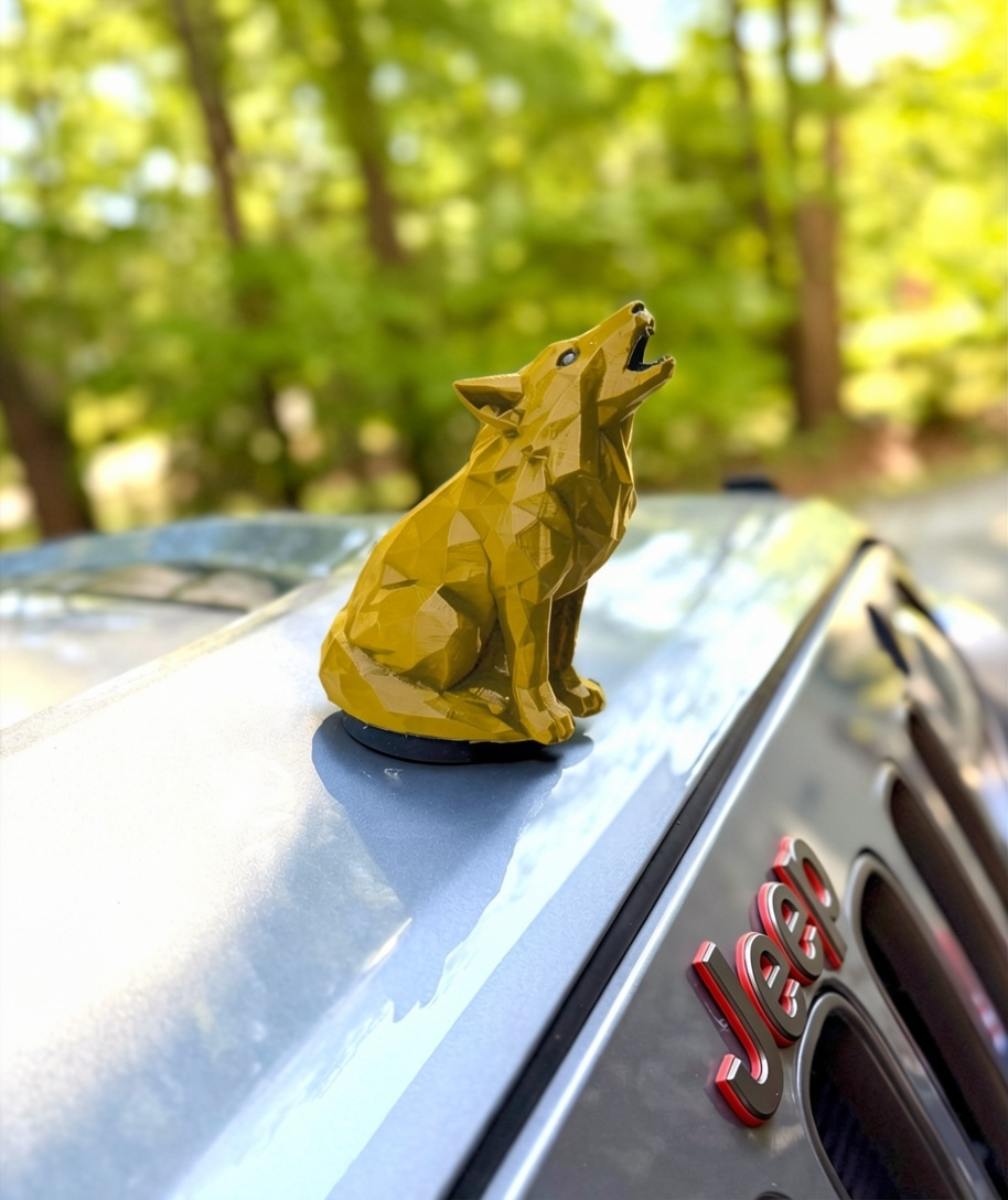 Howling Wolf – Edge Series Magnetic Vehicle Accessory