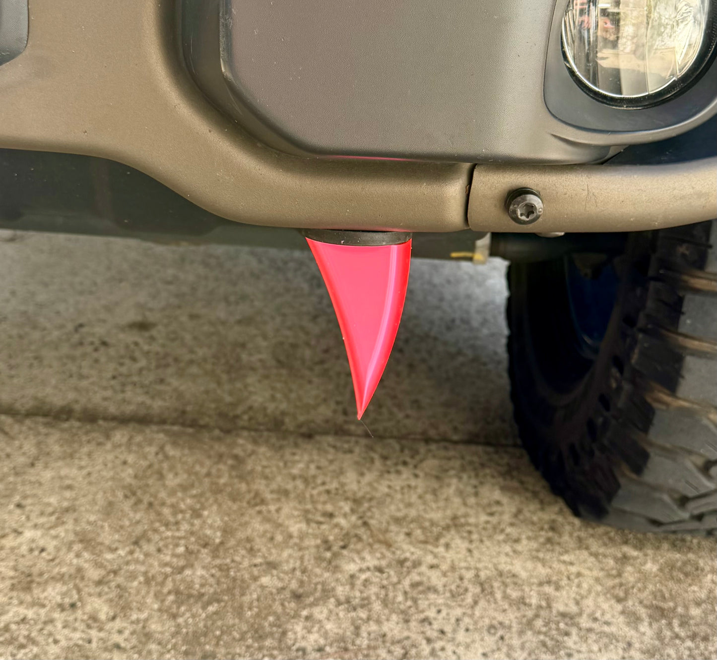 Bumper Fangs - Magnetic Teeth for your Bumper (set of 2)