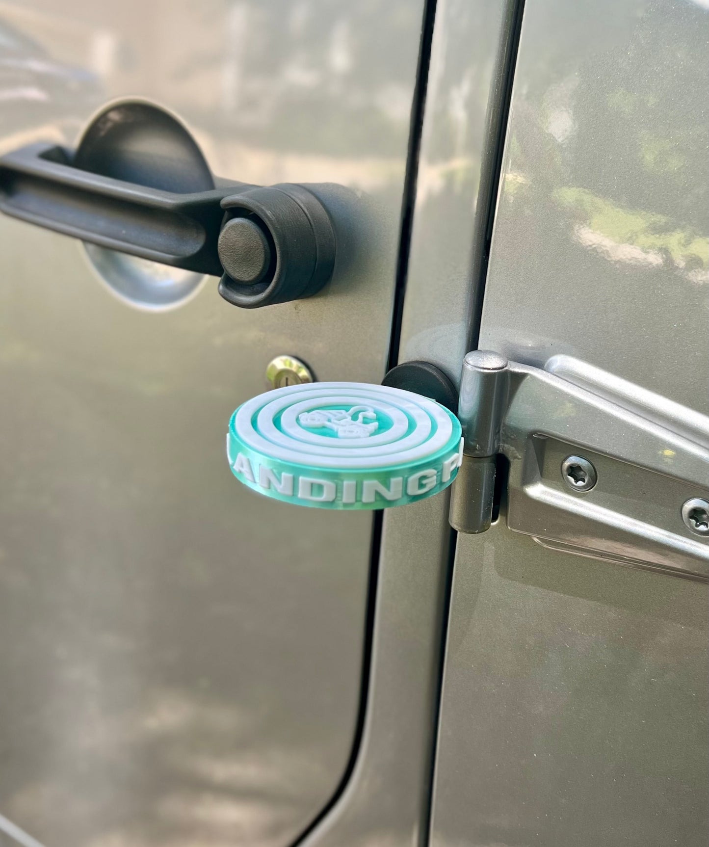 Jeep Duck Landing Pad Magnetic - No Tools Needed