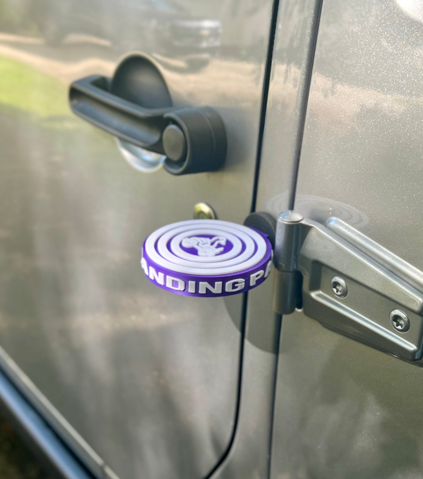 Jeep Duck Landing Pad Magnetic - No Tools Needed