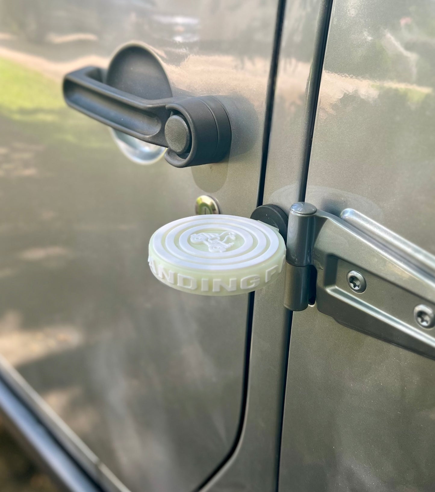 Jeep Duck Landing Pad Magnetic - No Tools Needed