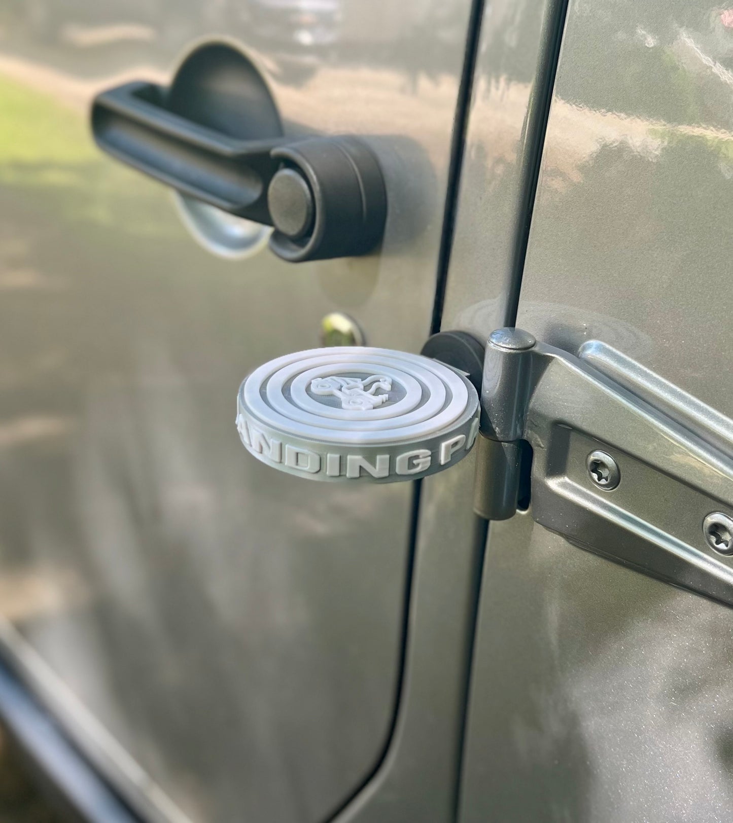 Jeep Duck Landing Pad Magnetic - No Tools Needed