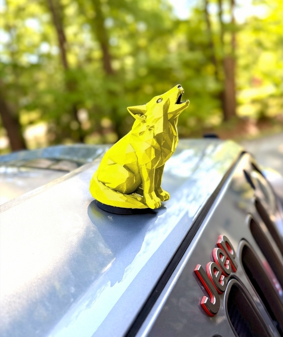 Howling Wolf – Edge Series Magnetic Vehicle Accessory