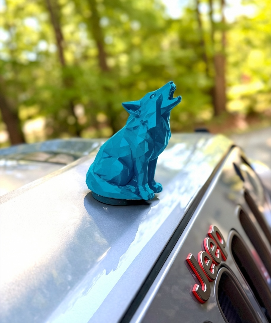 Howling Wolf – Edge Series Magnetic Vehicle Accessory