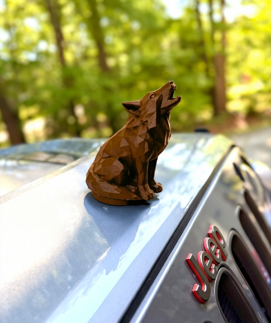 Howling Wolf – Edge Series Magnetic Vehicle Accessory