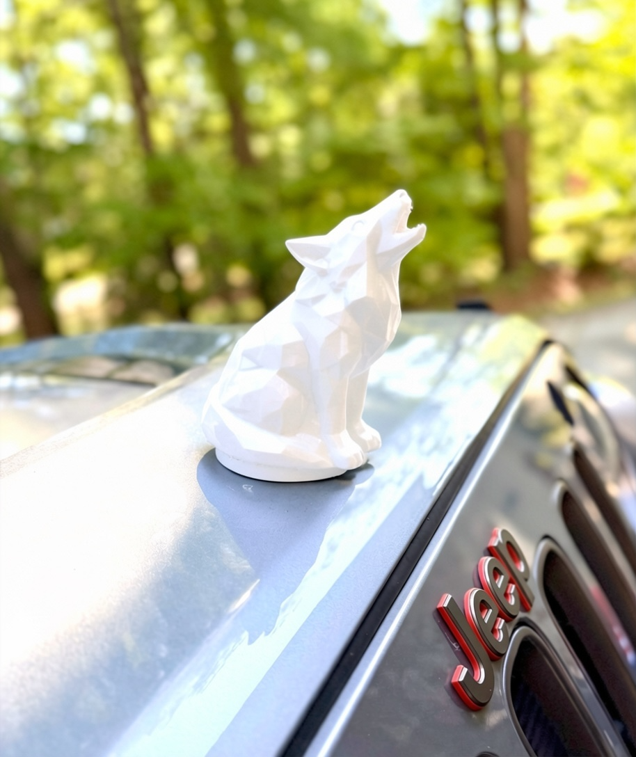 Howling Wolf – Edge Series Magnetic Vehicle Accessory